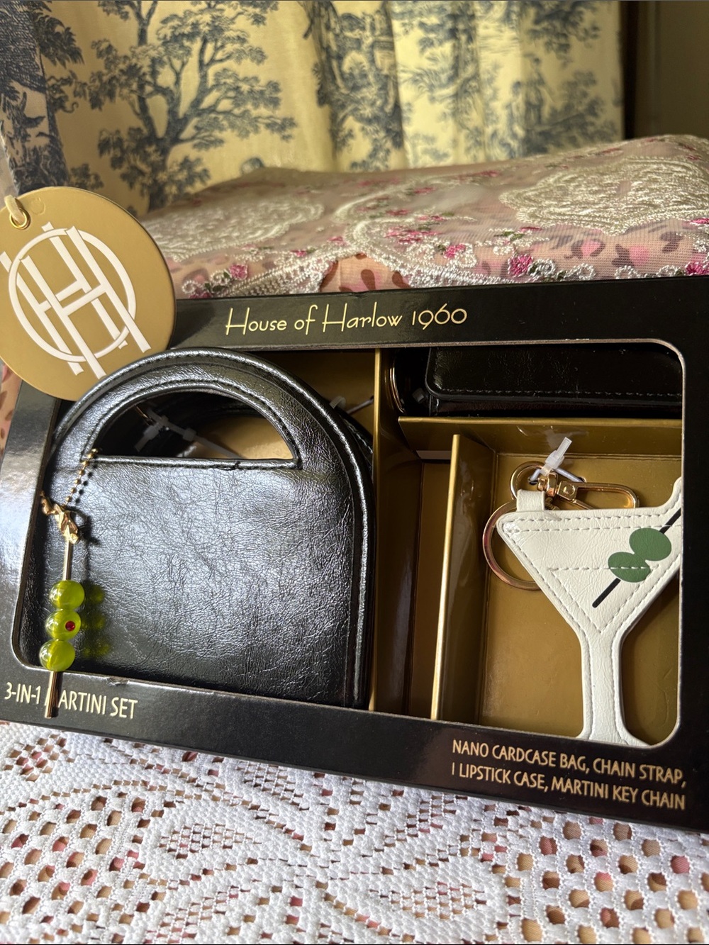 House of Harlow 1960 Black Nano Cardcase with White Martini Keychain